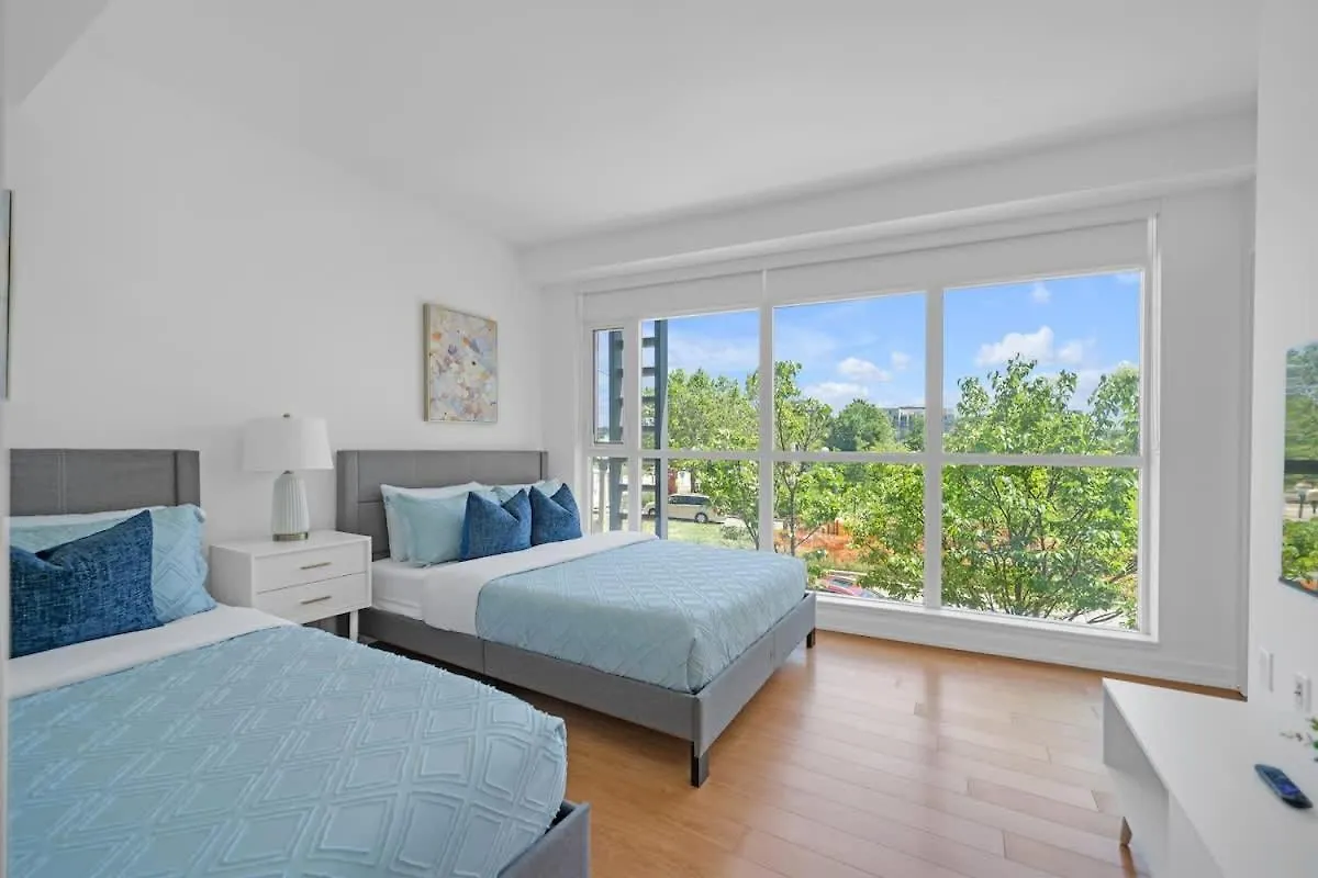 Spacious 5Br Haven Near To Top Attractions Toronto 0*,  Canada